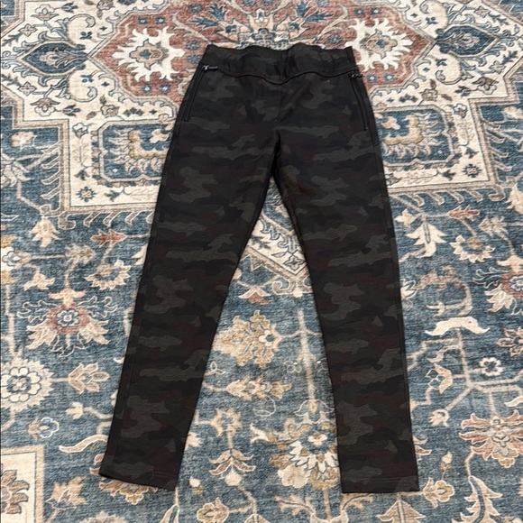 Anatomie Pants - Anatomie Small Zippered Pockets Dark Camouflage Pants
